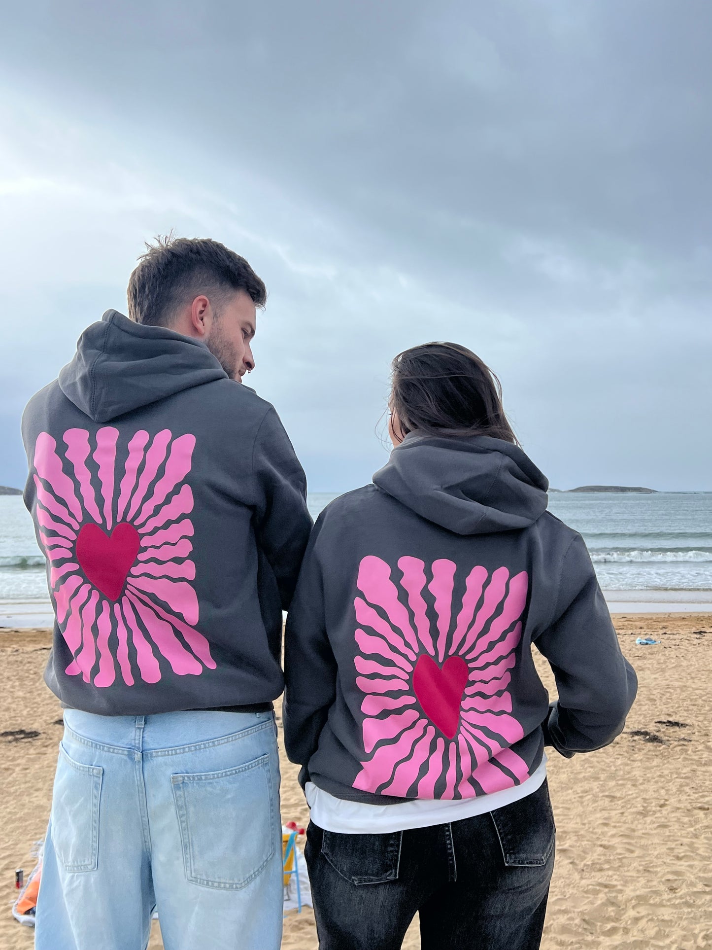 Sudadera con capucha corazon cordón plano