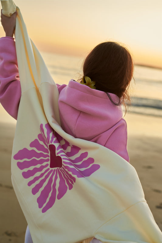 Sudadera corazón con capucha