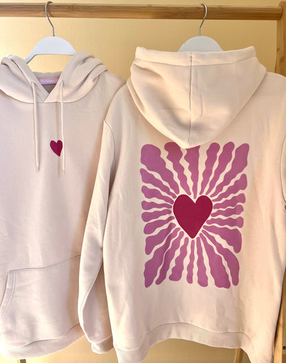 Sudadera corazón con capucha y cordones